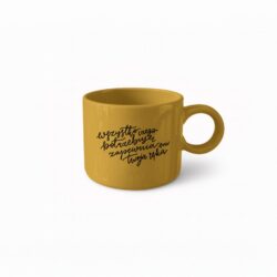 Kubek z cytatem wszystko czego potrzebuję