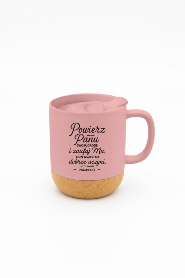 Kubek-z-wieczkiem-–-Powierz-Panu-–-rozowy-600x900 Kubek z wieczkiem Powierz Panu różowy